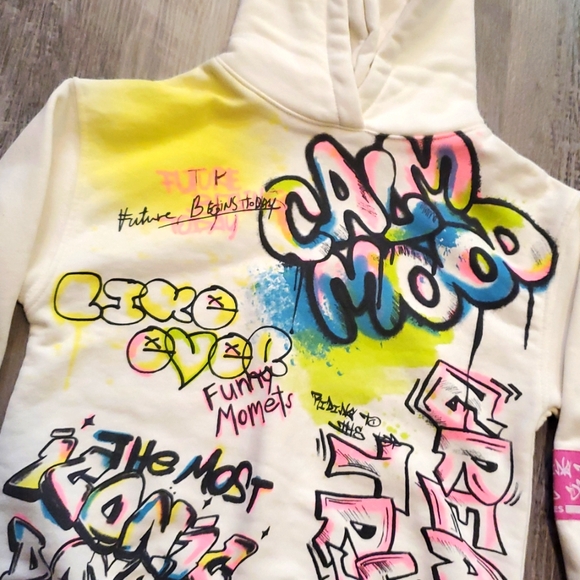 💜 2/$10 Zara Colorful Graphic Hoodie - Picture 3 of 6